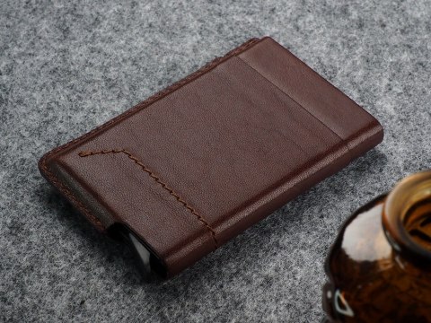 Portfel GOBI Pularys Skóra Nomad brązowy 7x10x1 cm