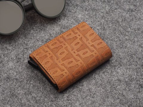 Portfel BOSTO - NATIVE Decor Pularys Nomad koniak 7x9,5x2 cm