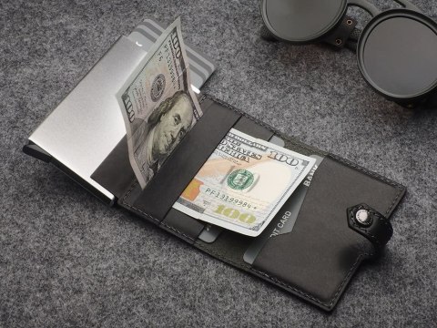 Portfel EASY WALLET for AirTag Pularys Skóra Nomad czarny 6,5x9,5x2,5 cm