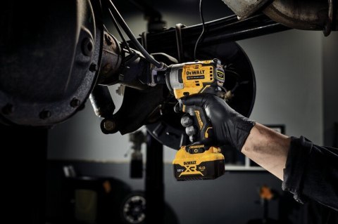 AKUMULATOROWY KLUCZ UDAROWY DEWALT DCF903P2 3/8' XR 12V 2*5.0AH TSTAK 542Nm