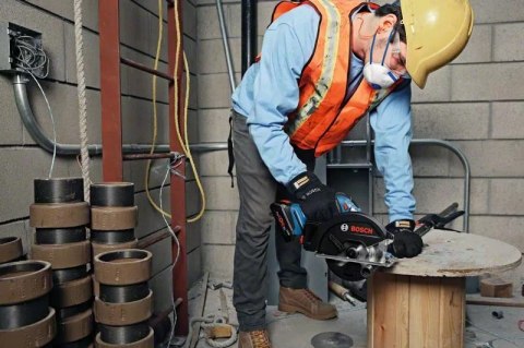 BOSCH PILARKA TARCZOWA AKUMULATOROWA GKM 18V-50 136mm