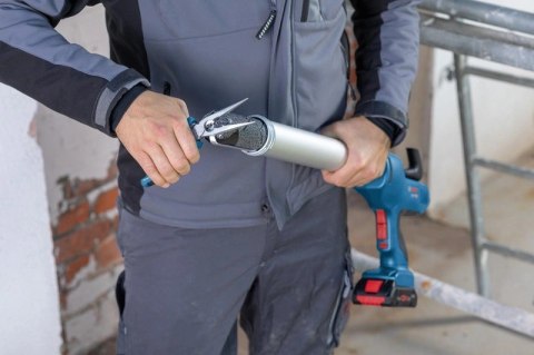 BOSCH AKUMULATOROWY PISTOLET DO SILIKONU I KLEJU GCG-600 18V BEZ AKU